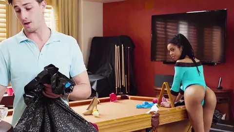 Kira Noir is doing standing sixty-nine with a milky guy